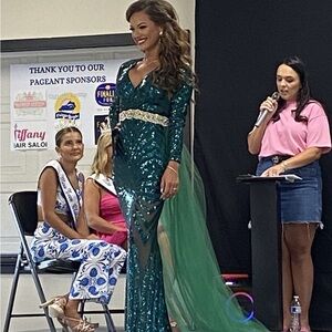 Pageant / prom dress